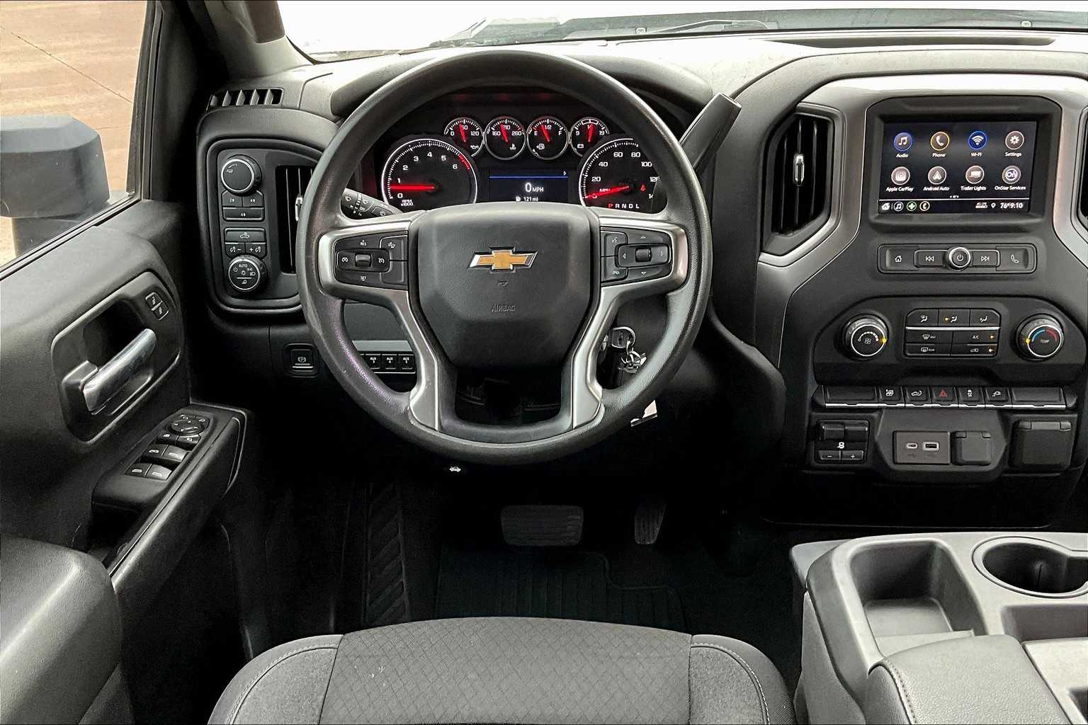 2022 Chevrolet Silverado 2500HD Custom photo 5