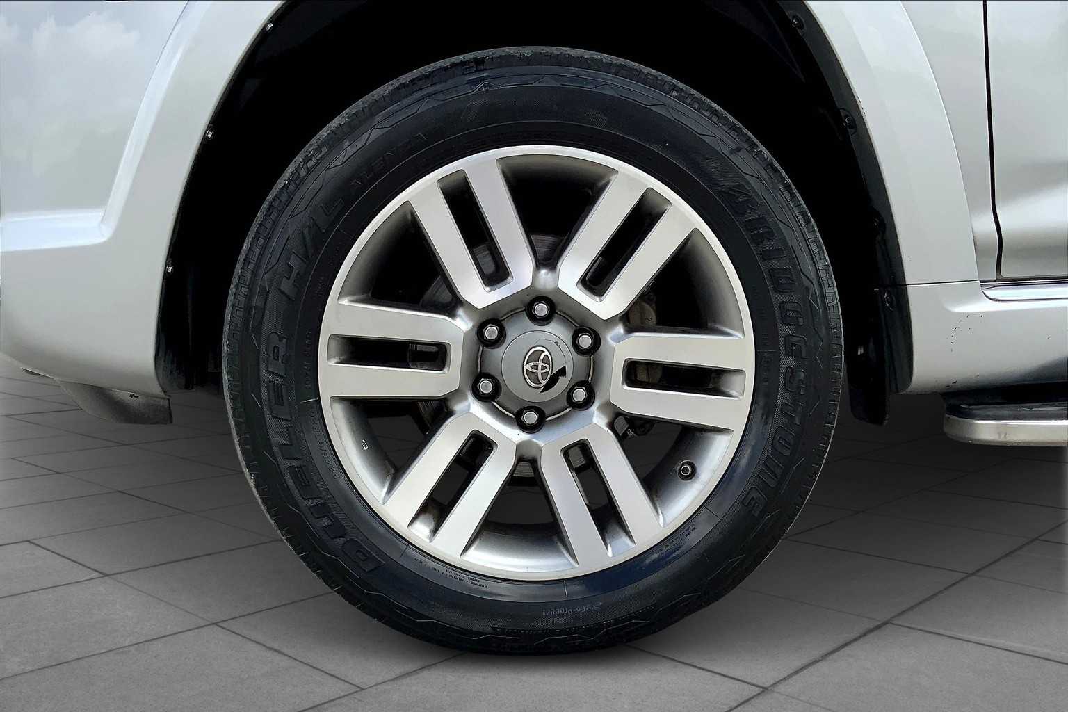 2012 Toyota 4Runner SR5 photo 10