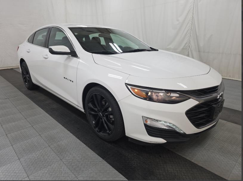 2024 Chevrolet Malibu 1LT photo 2