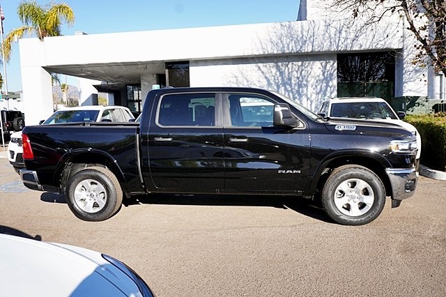 New 2025 Diamond Black Crystal Pearl-Coat Exterior Paint RAM Big Horn/Lone Star image 7