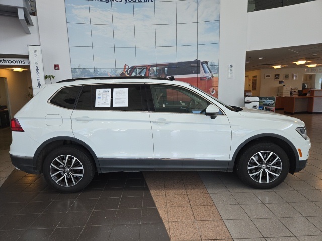 Certified Used 2020 White Volkswagen 2.0T SE image 1