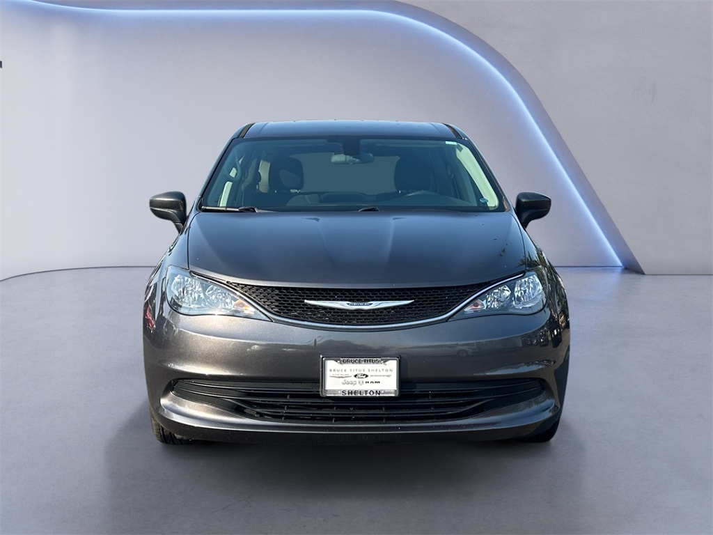 2019 Chrysler Pacifica Touring photo 8