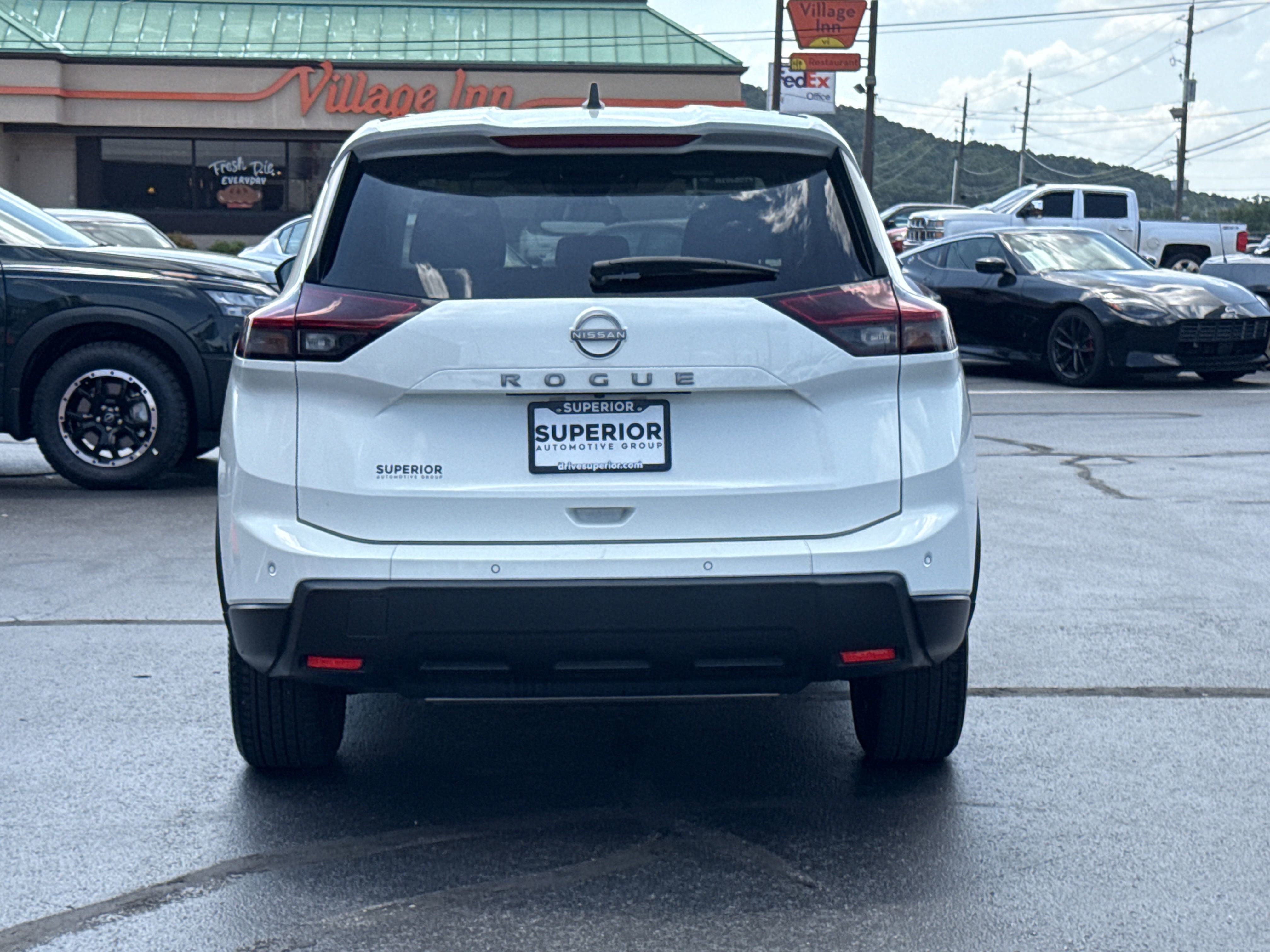 2024 Nissan Rogue S photo 3
