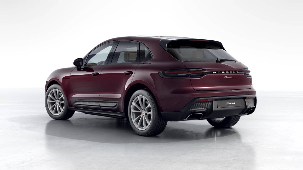 2026 Porsche Macan T photo 2