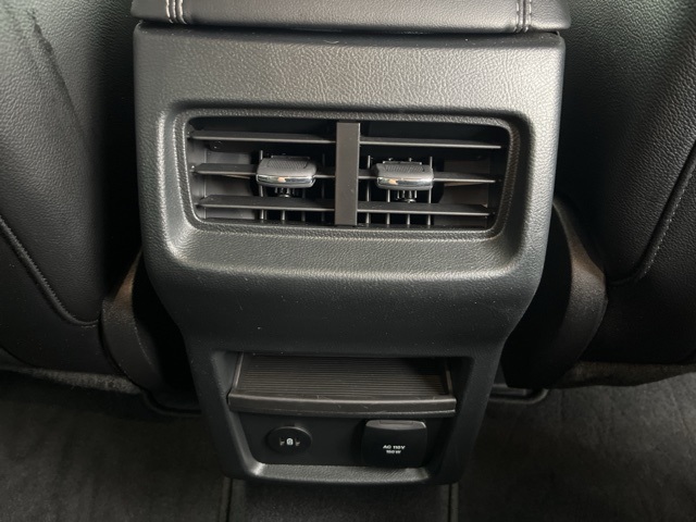 2024 Ford Edge Titanium photo 4