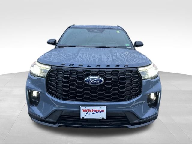 2025 Ford Explorer ST-Line photo 6