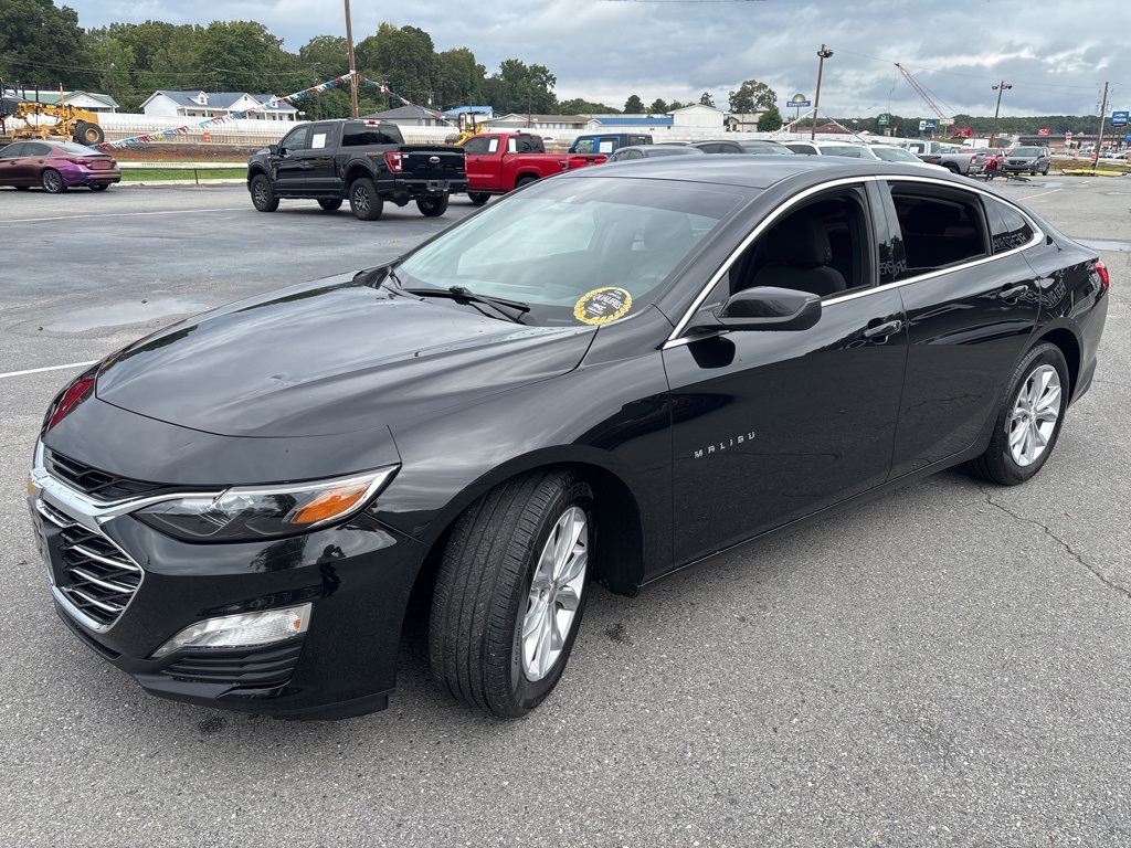 2023 Chevrolet Malibu 1LT photo 2