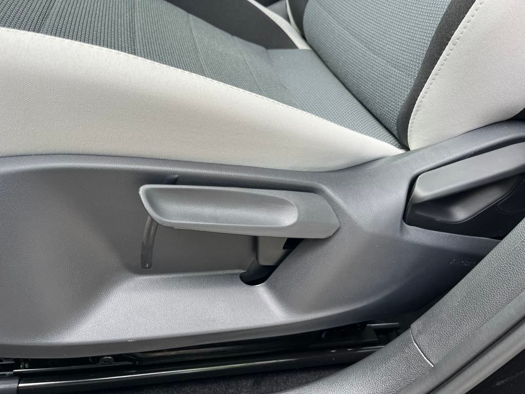 2025 Volkswagen Taos S photo 4