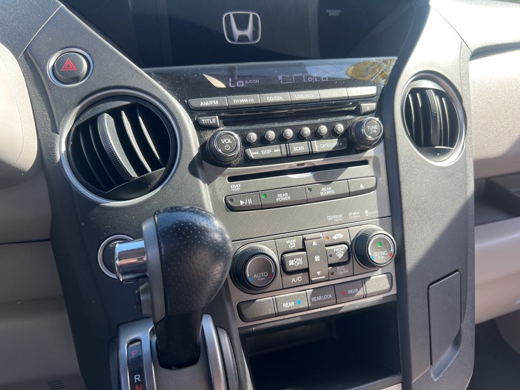 2015 Honda Pilot SE photo 31