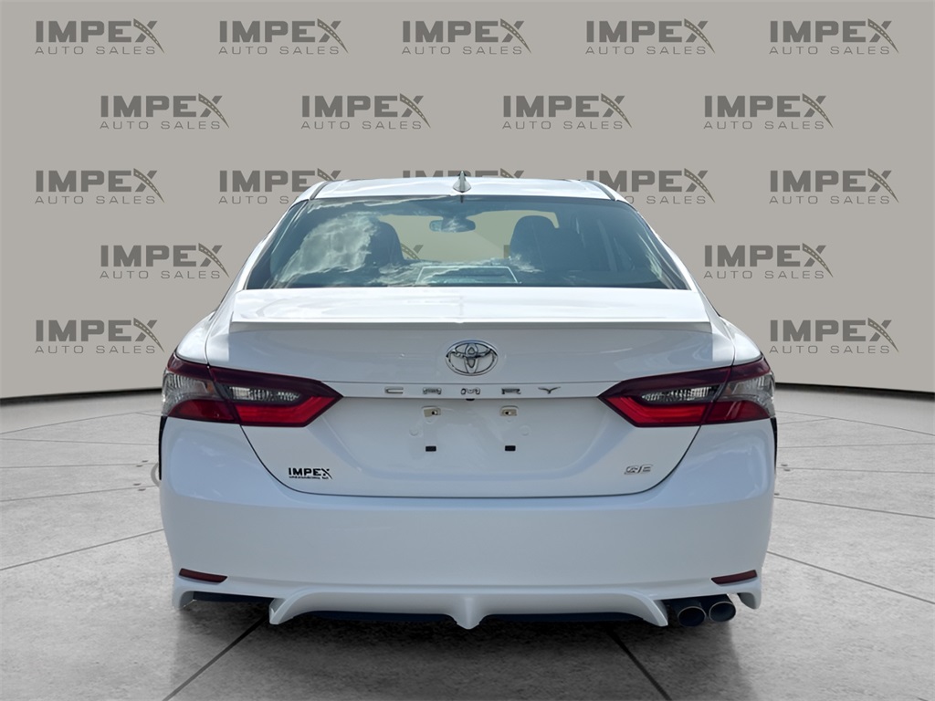 2022 Toyota Camry SE photo 4