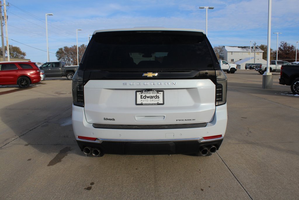 2026 Chevrolet Suburban Premier photo 4