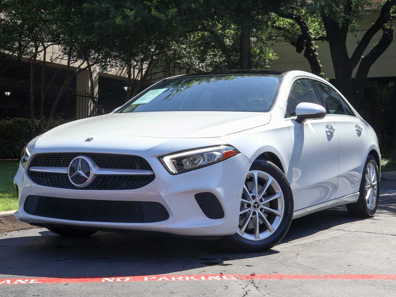 Used 2020  Mercedes-Benz A 220 image 1