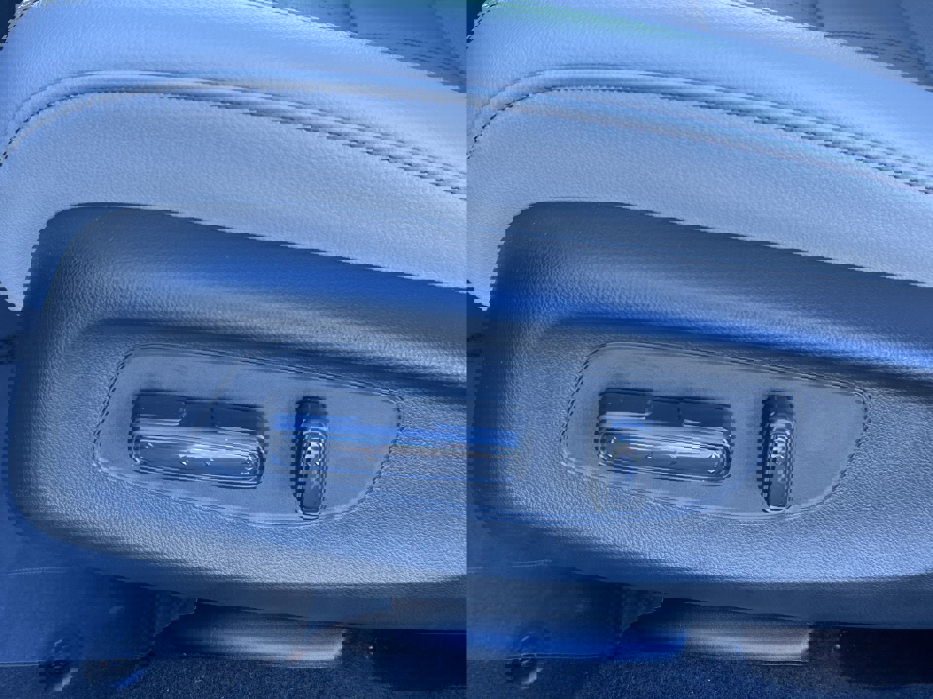 2026 Honda HR-V EX-L photo 12