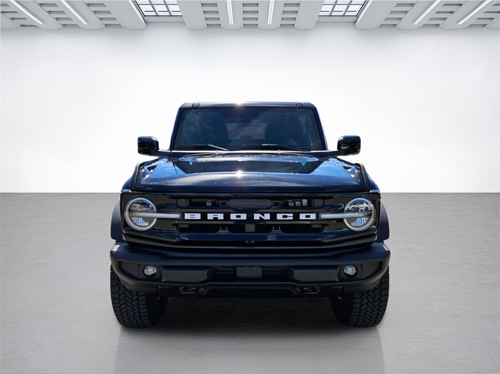 2025 Ford Bronco Outer Banks photo 3