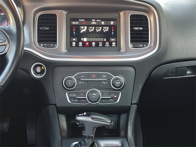 2022 Dodge Charger SXT photo 13