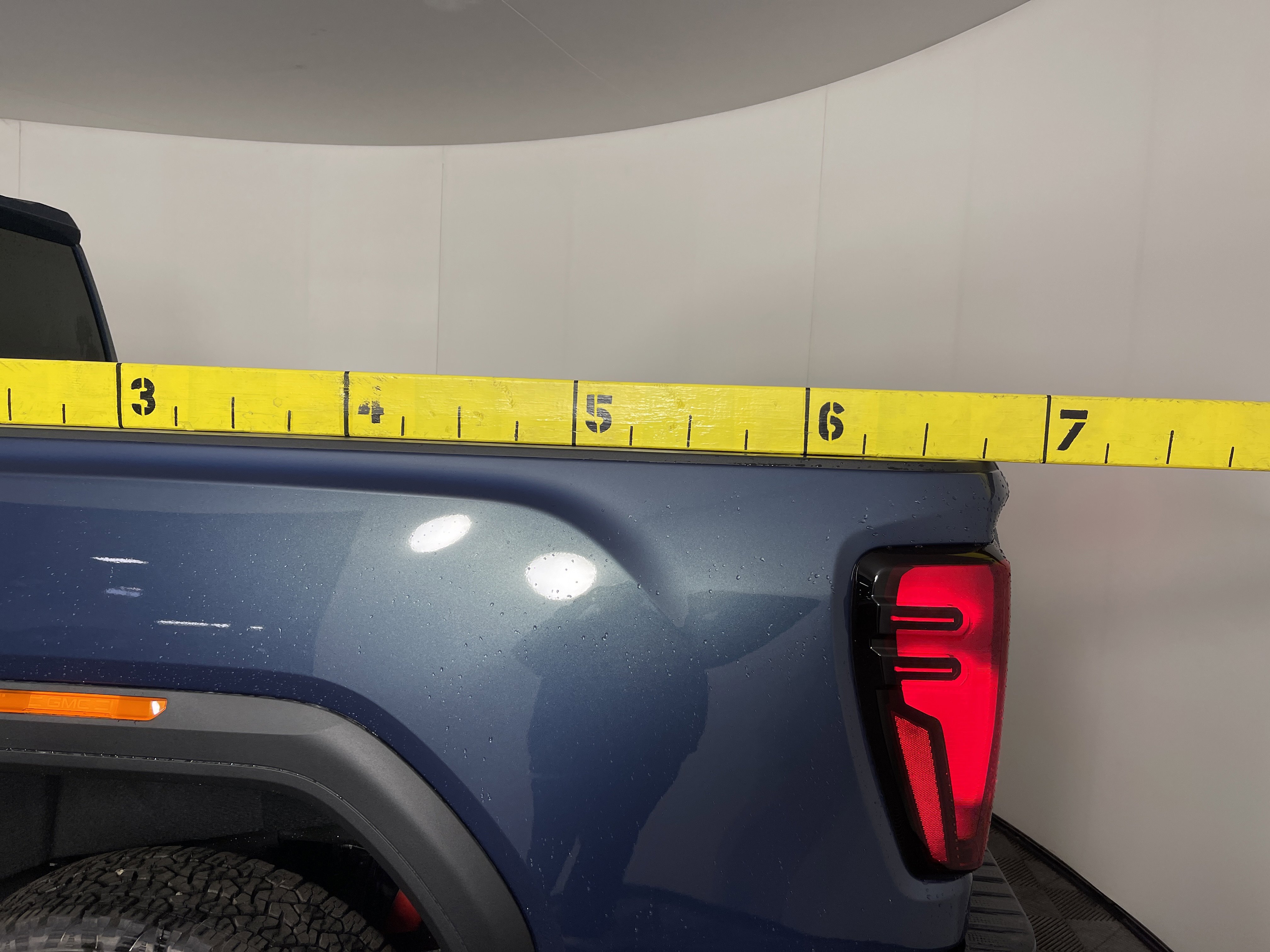 2026 Gmc Sierra 2500 HD Denali photo 2