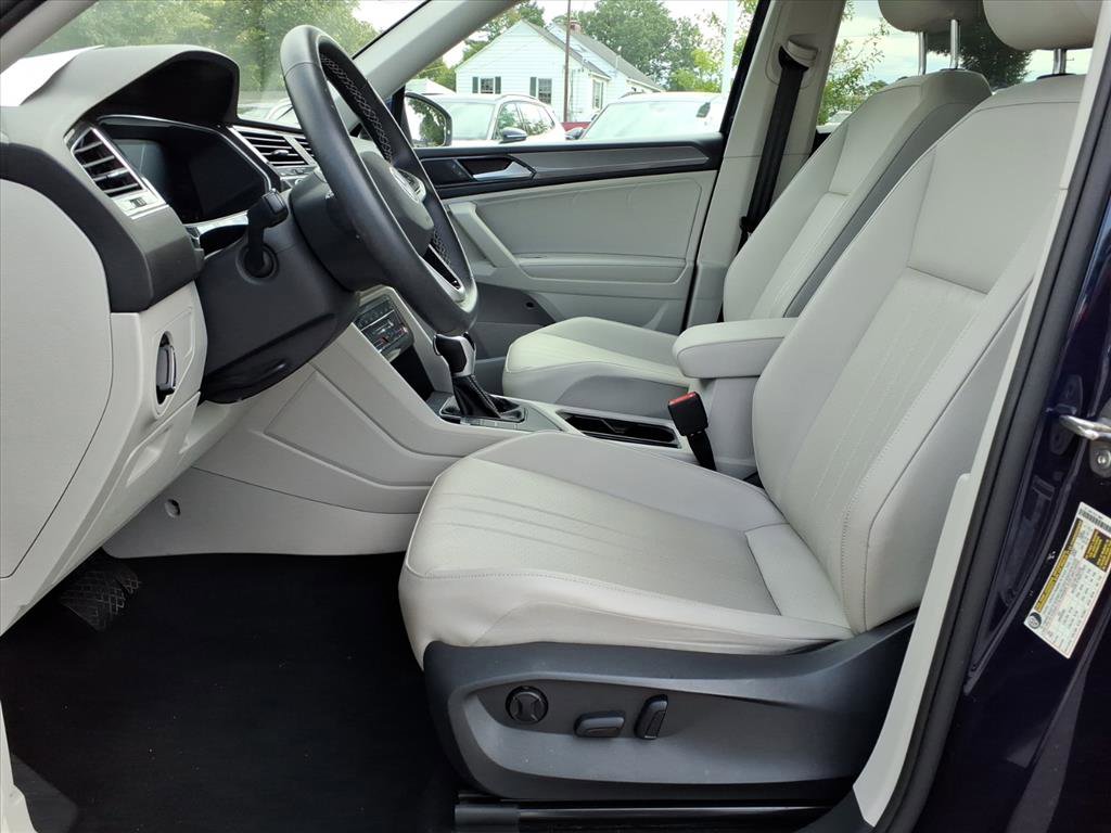 2023 Volkswagen Tiguan SE photo 2