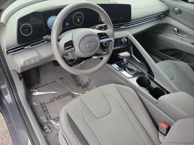 2025 Hyundai Elantra SEL Convenience photo 15