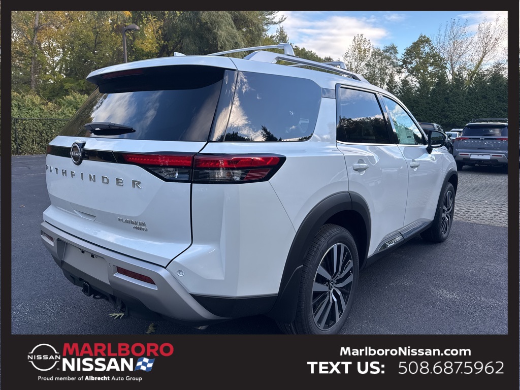 2025 Nissan Pathfinder Platinum photo 4