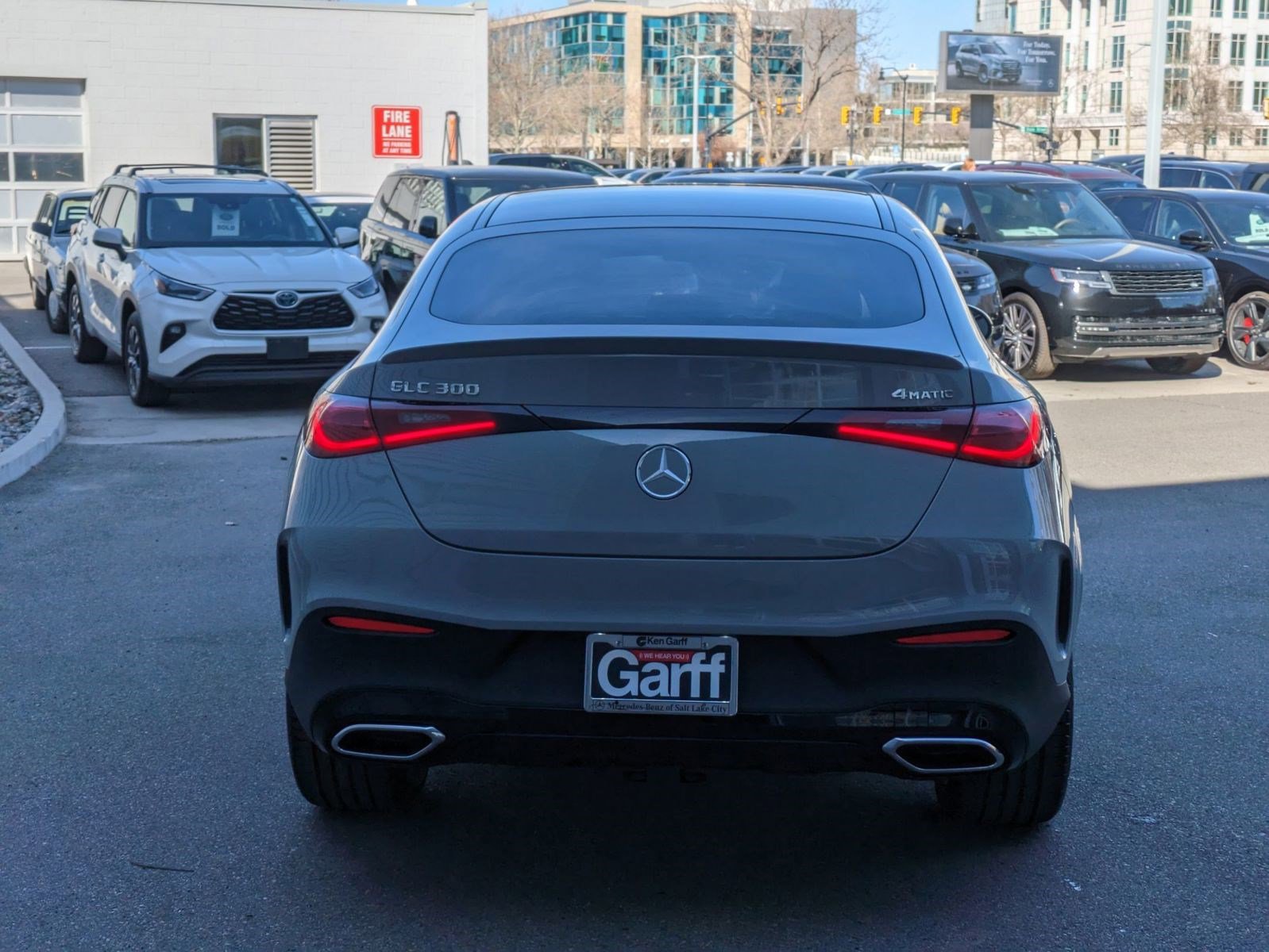 2025 Mercedes Benz GLC 300 4MATIC photo 4