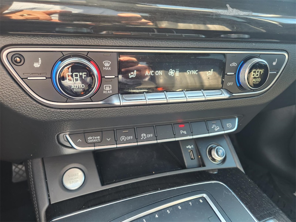 2020 Audi Q5 45 Premium Plus photo 16
