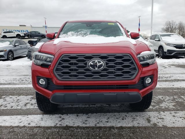 2023 Toyota Tacoma TRD Off-Road photo 2