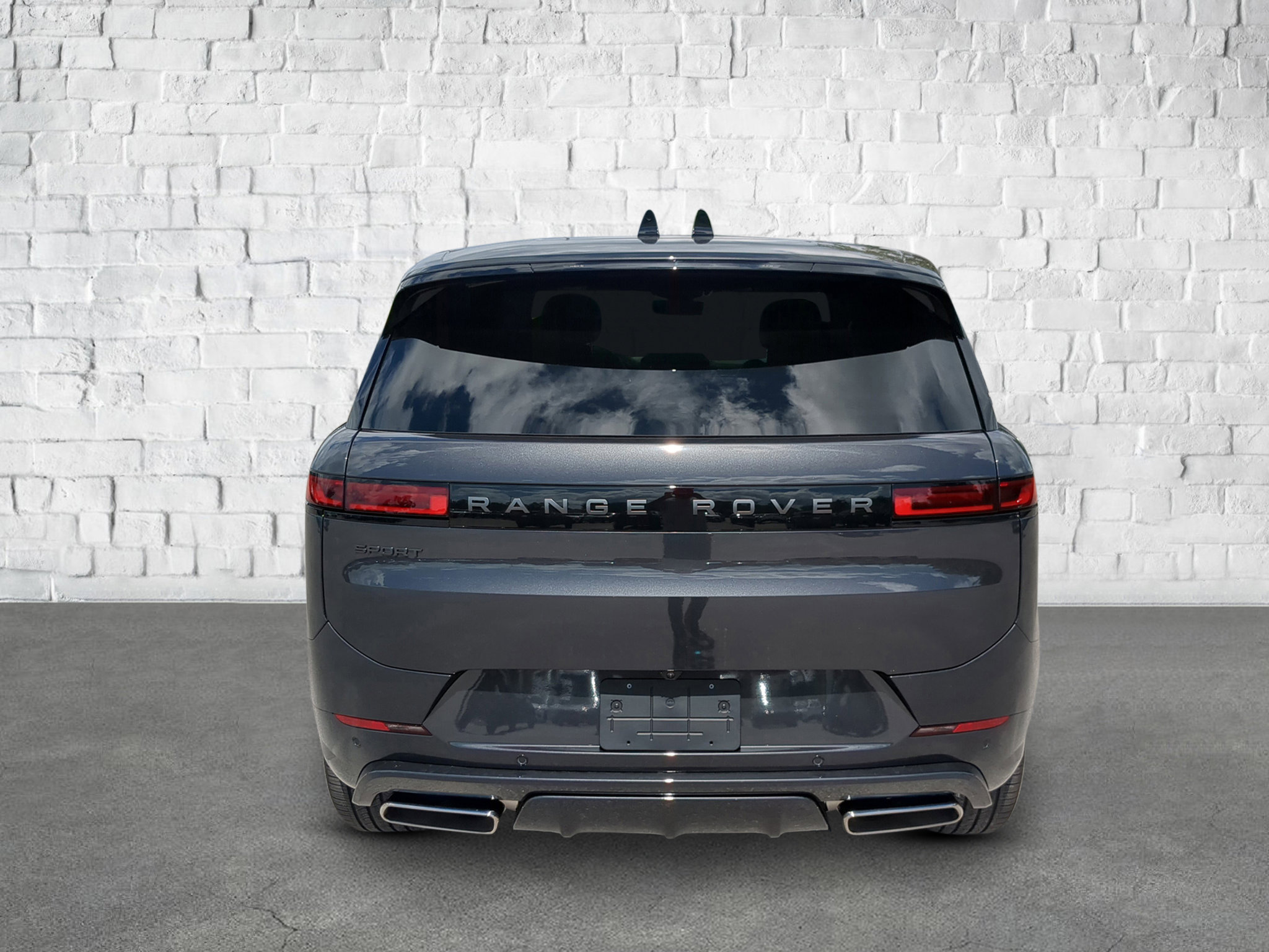 2025 Land Rover Range Rover Sport SE photo 3