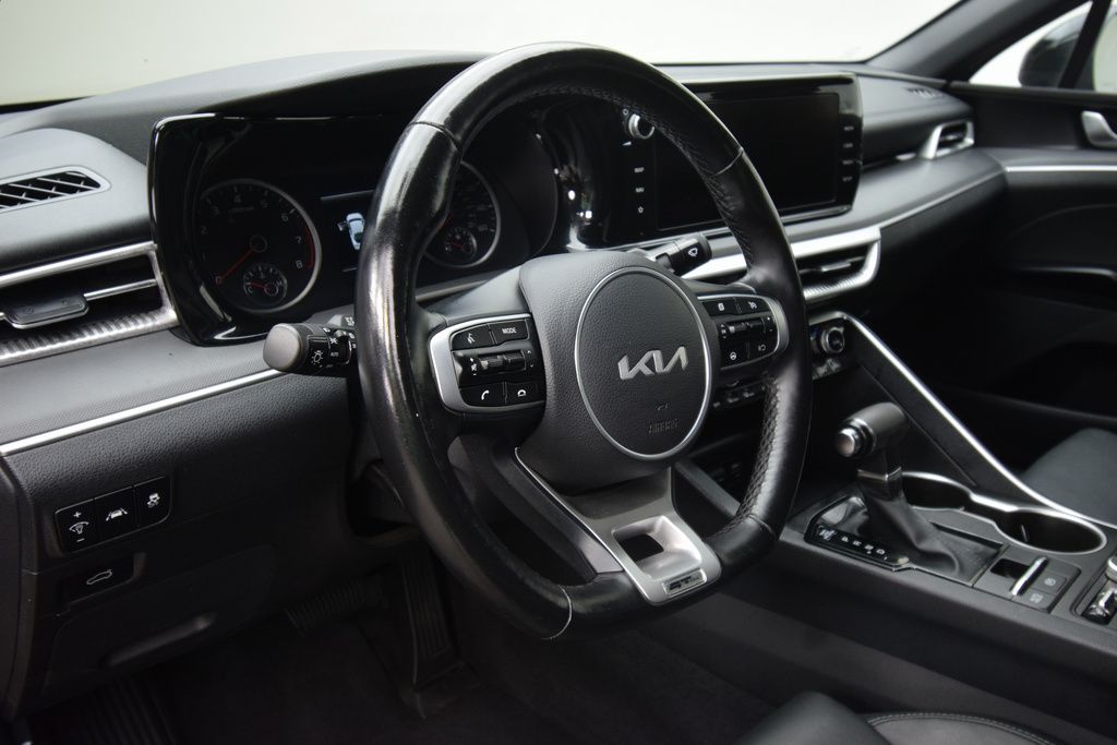 2023 Kia K5 GT-Line photo 11
