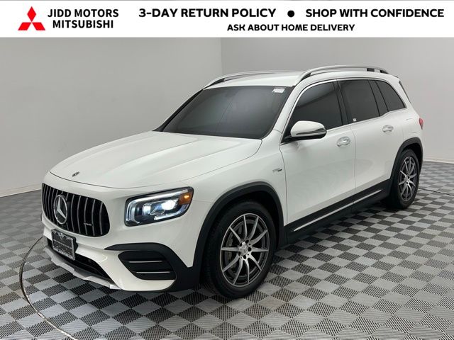 2023 Mercedes-Benz GLB Base's photo