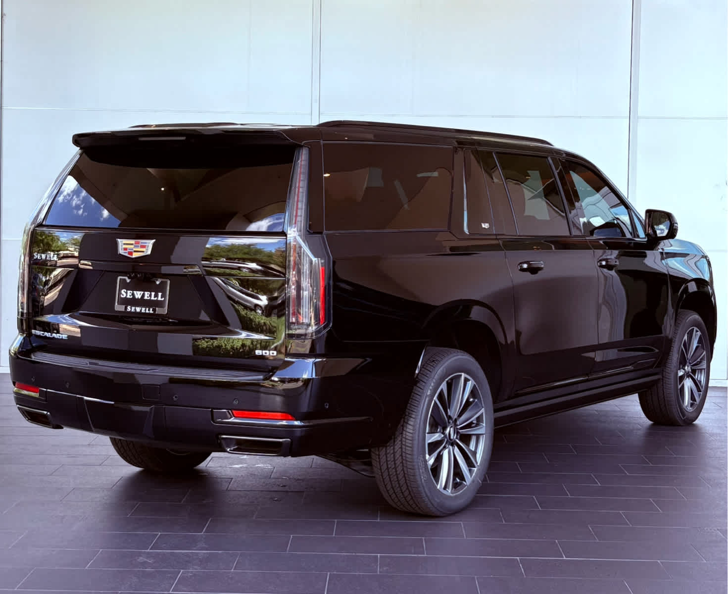 2025 Cadillac Escalade ESV Sport photo 3
