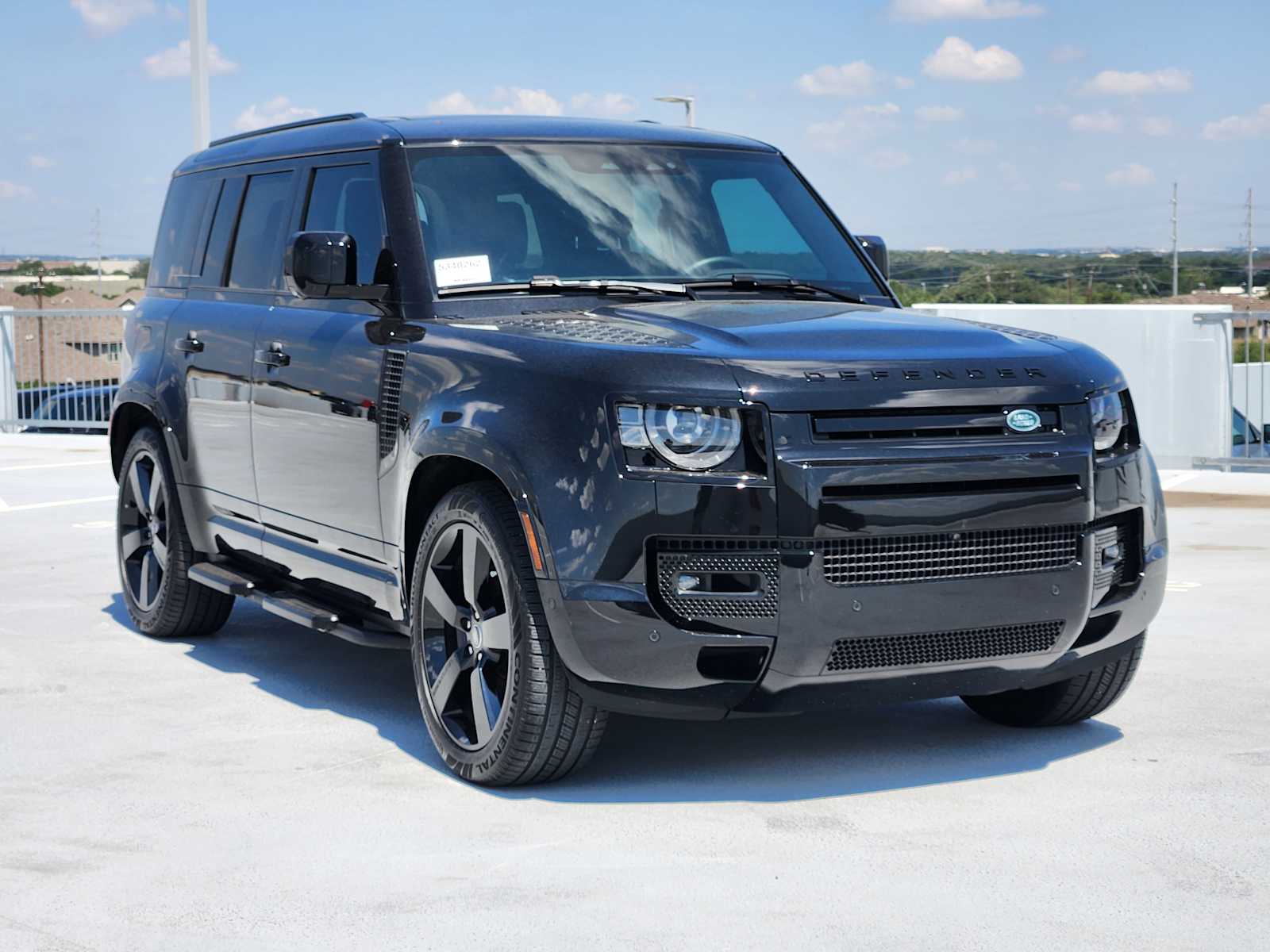 2025 Land Rover Defender 110 X-Dynamic SE photo 3