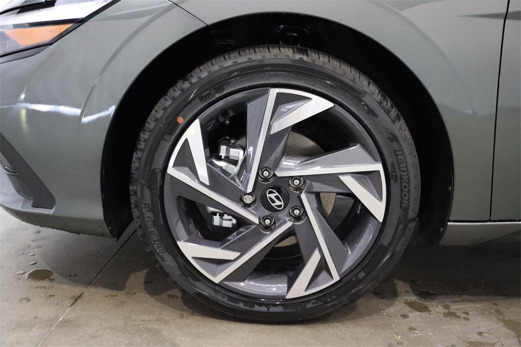 2025 Hyundai Elantra Hybrid SEL Sport photo 3