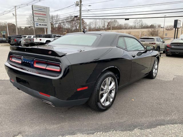 2023 Dodge Challenger SXT photo 2
