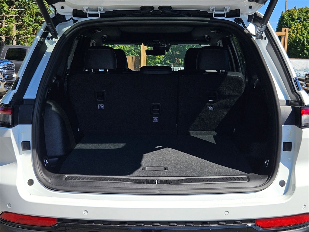2025 Jeep Grand Cherokee Limited photo 8