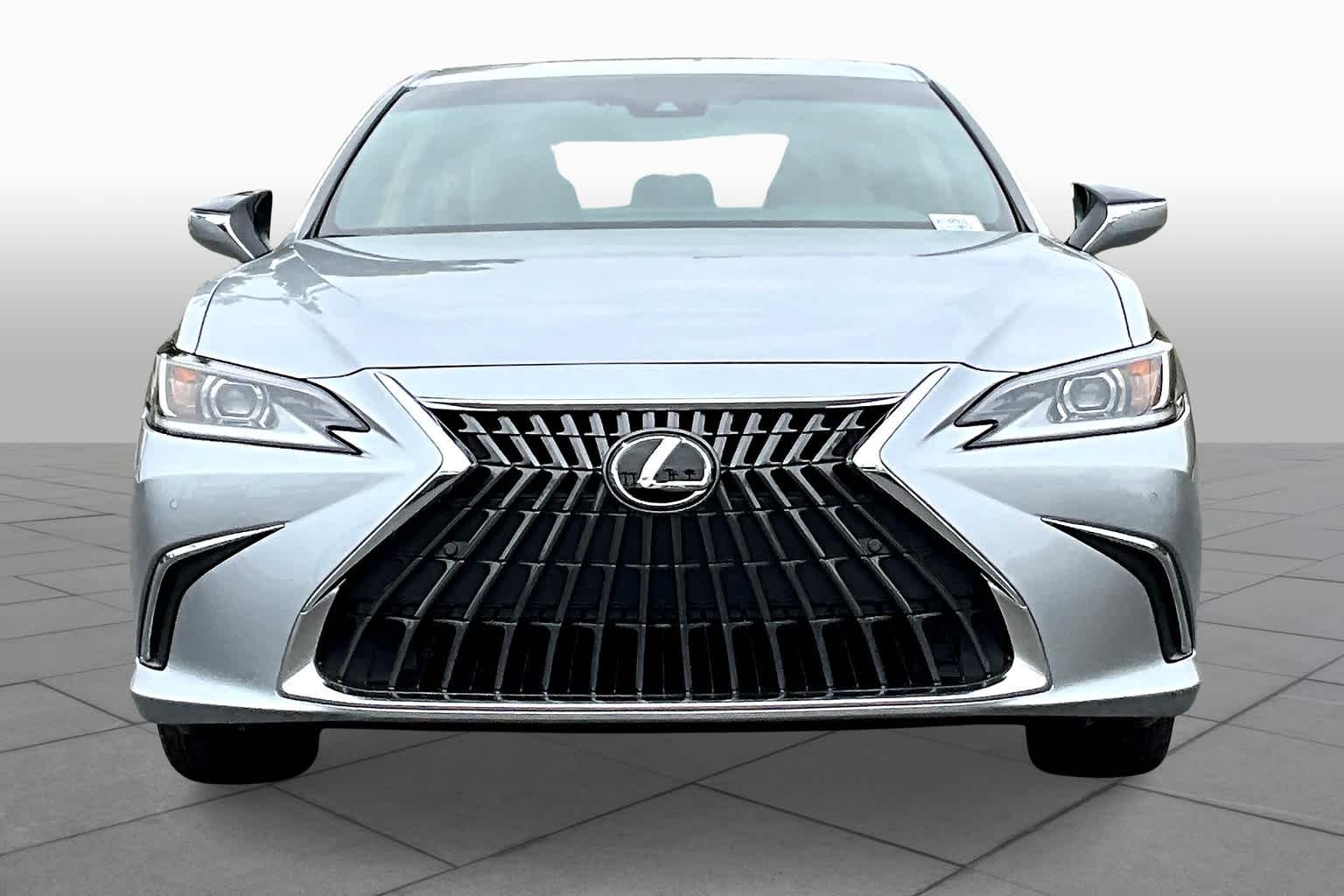 2025 Lexus ES 350 photo 3