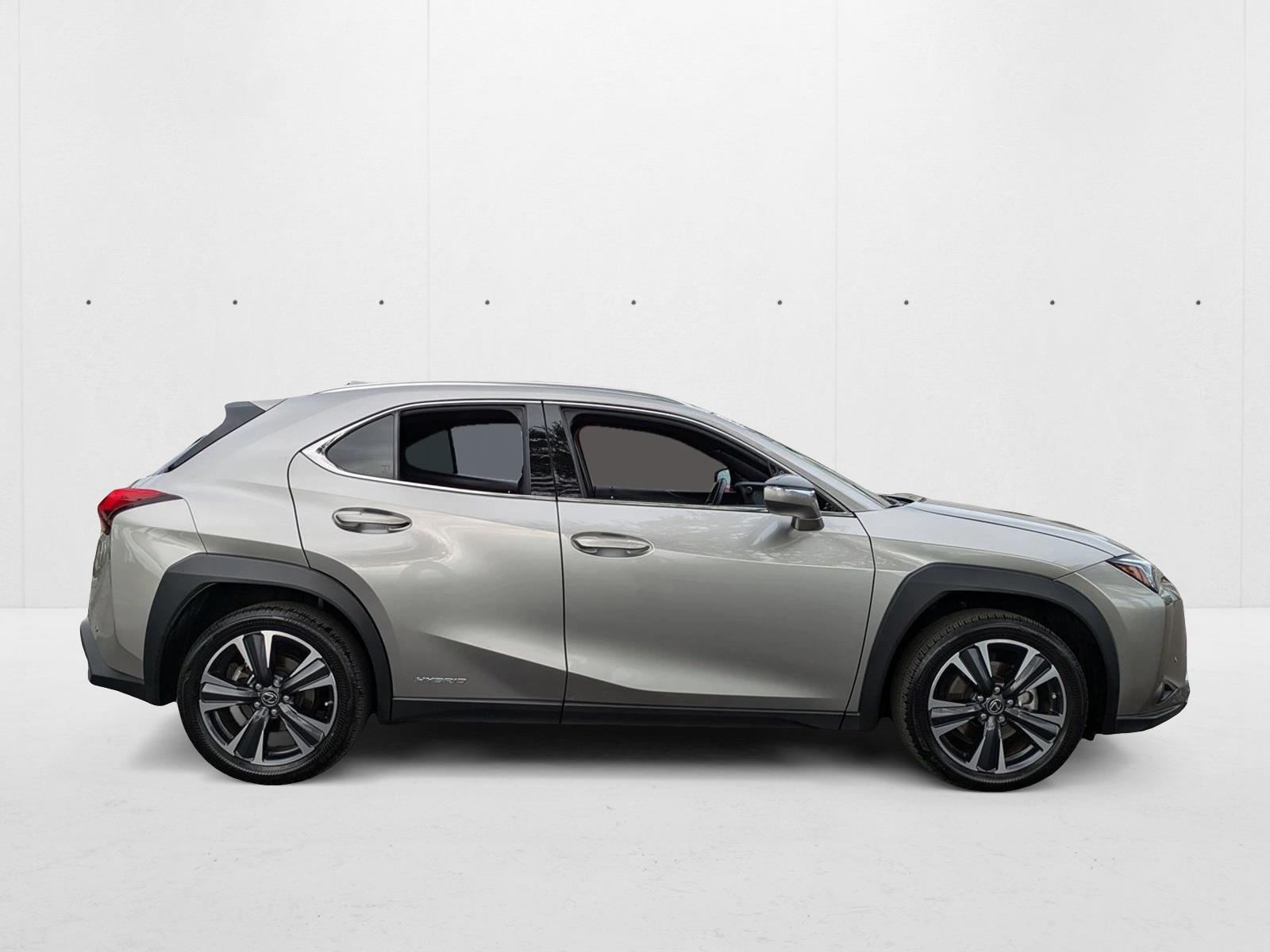 2021 Lexus UX 250h photo 4
