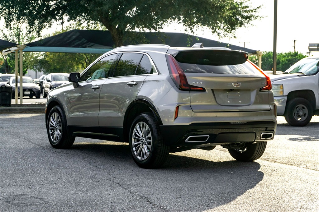 2025 Cadillac XT4 Premium Luxury photo 7