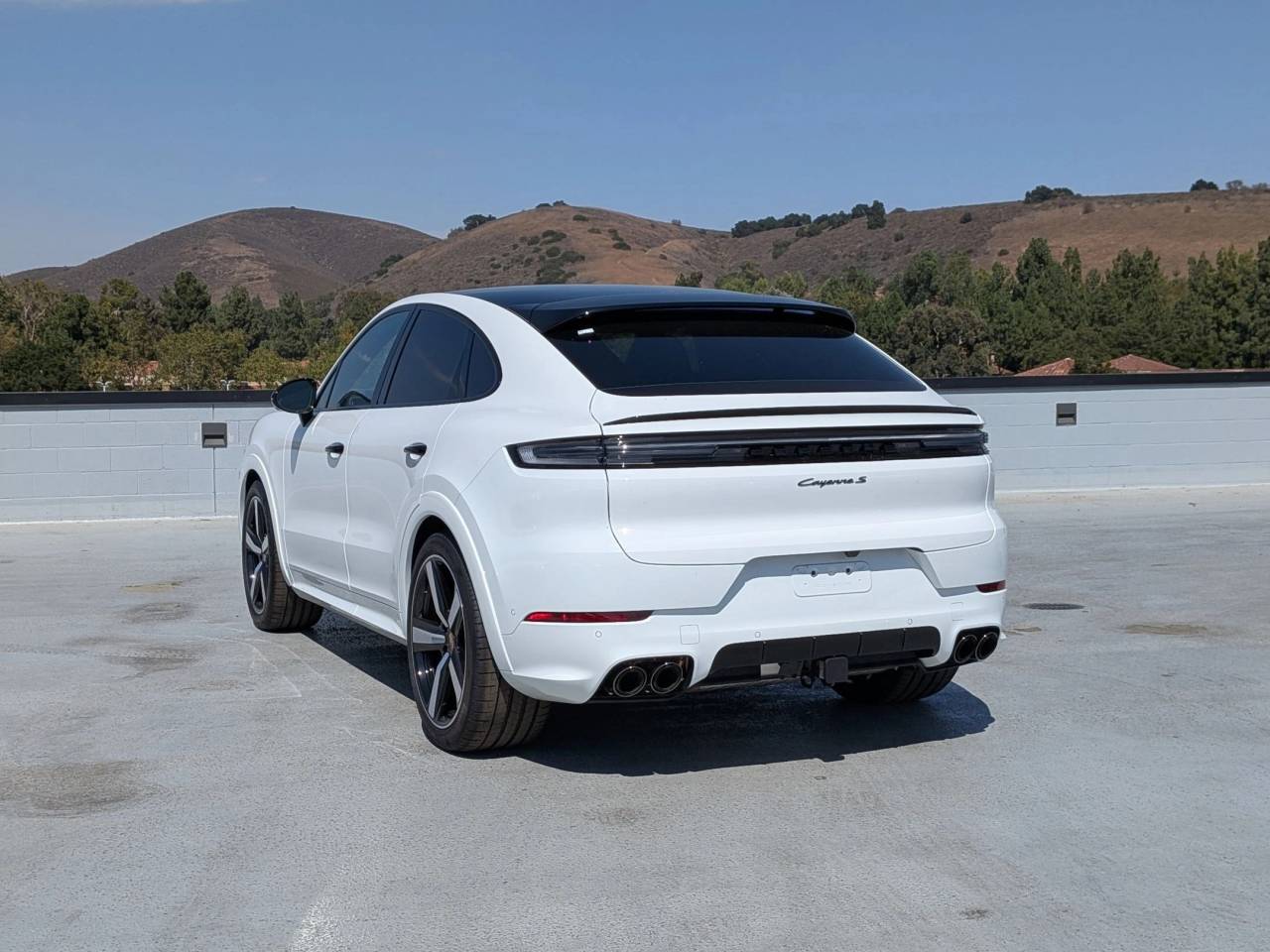 2025 Porsche Cayenne Coupe S photo 3