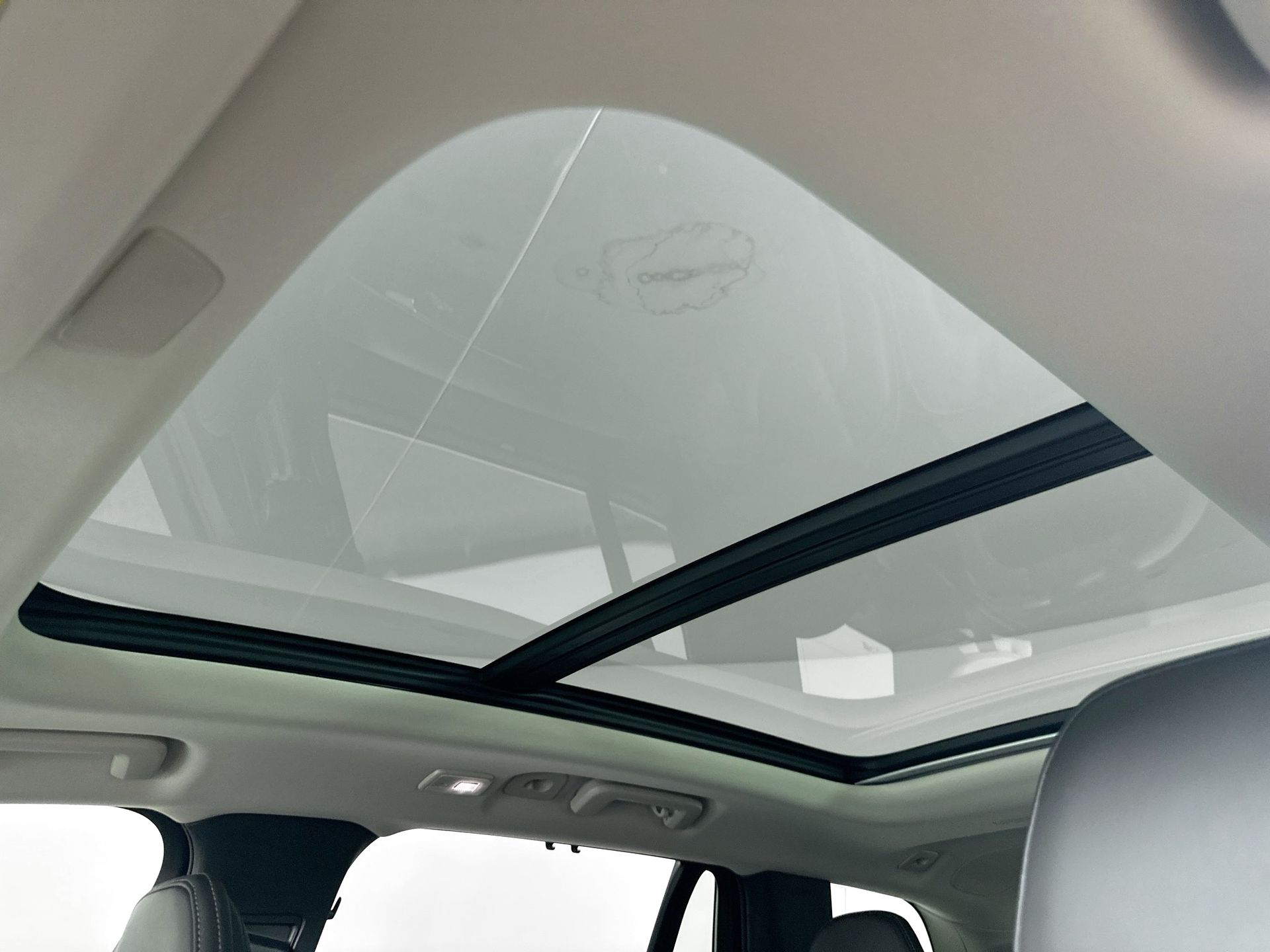 2025 Volvo XC90 T8 photo 12