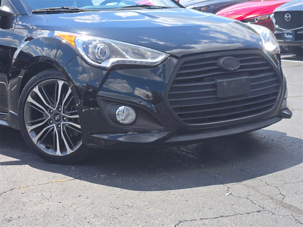 2016 Hyundai Veloster Turbo photo 2