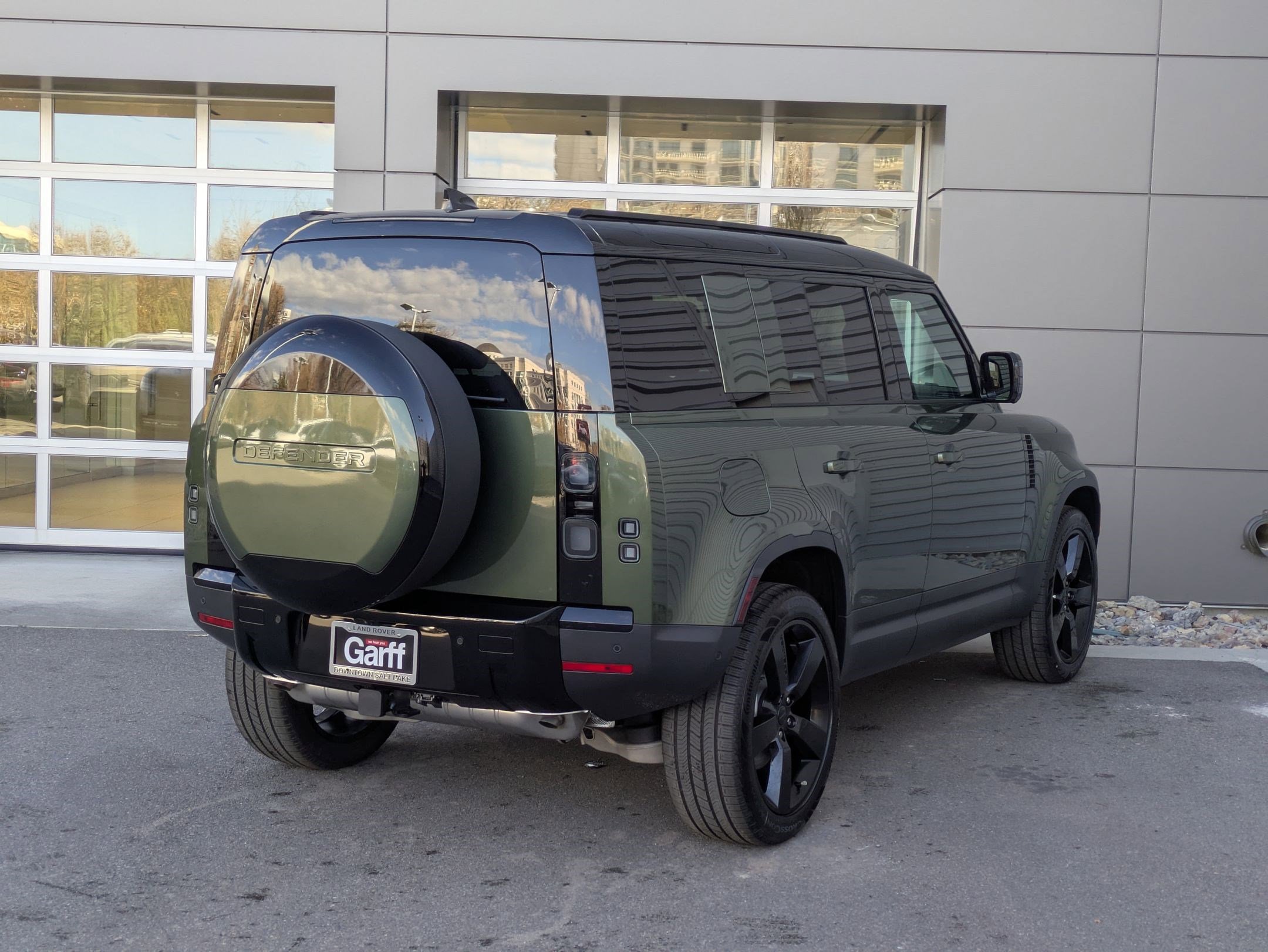 2026 Land Rover Defender 110 S photo 4