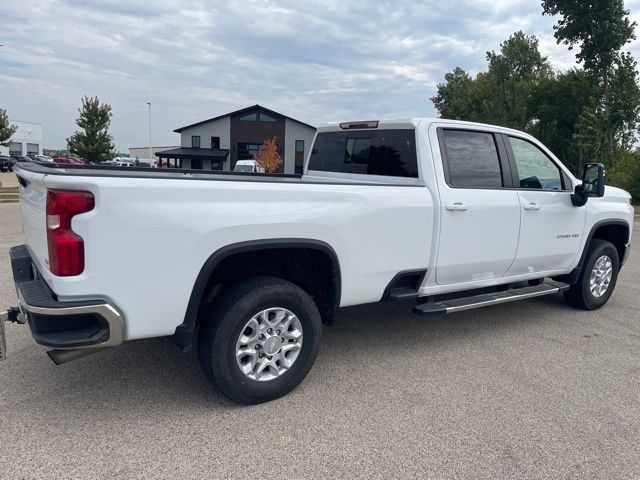 2020 Chevrolet Silverado 2500HD LT photo 3