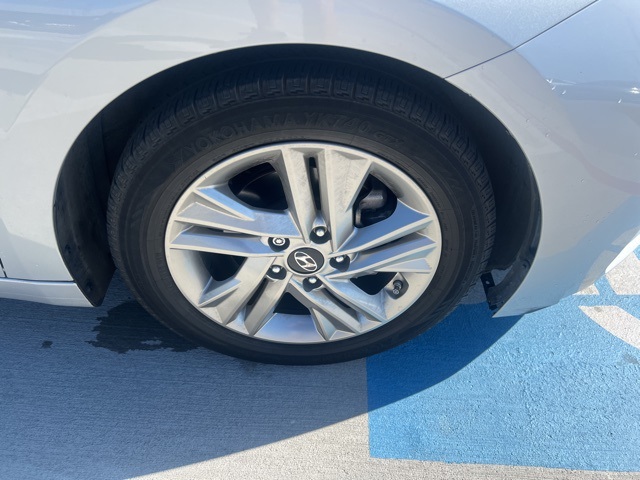 2019 Hyundai Elantra Value Edition photo 4