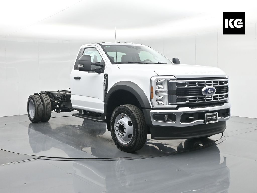 2025 Ford F-550 Super Duty Chassis Cab XL's photo