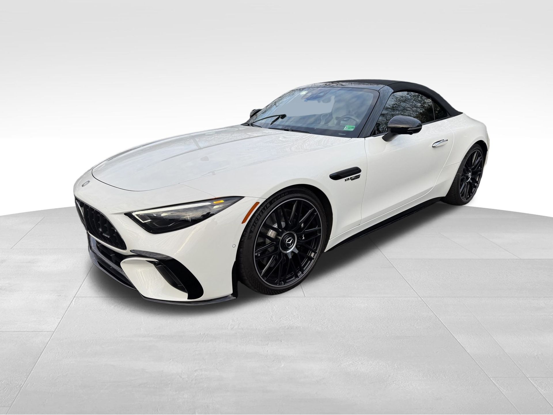 2024 Mercedes Benz SL 63 AMG photo 4