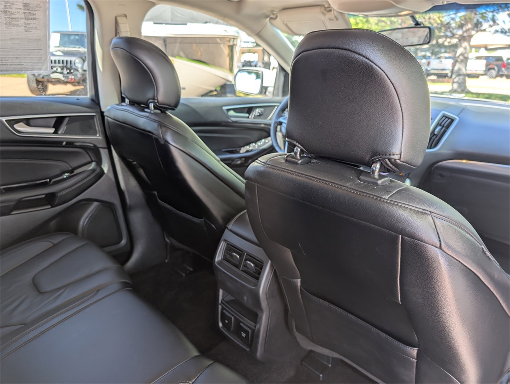 2016 Ford Edge Titanium photo 18