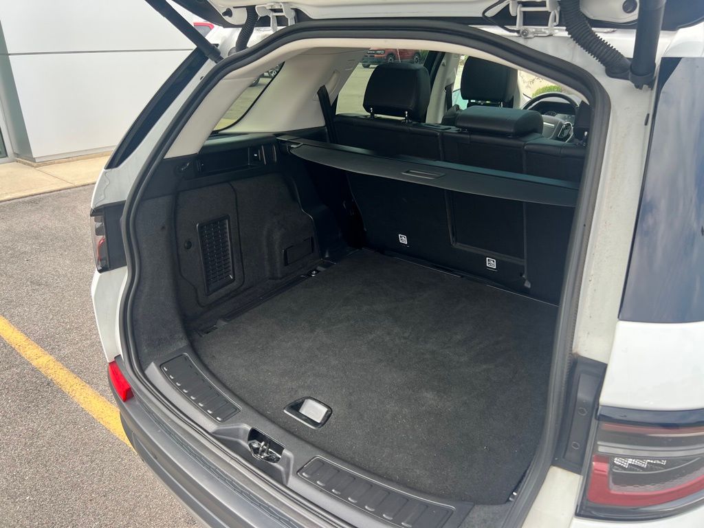 2020 Land Rover Discovery Sport S photo 26