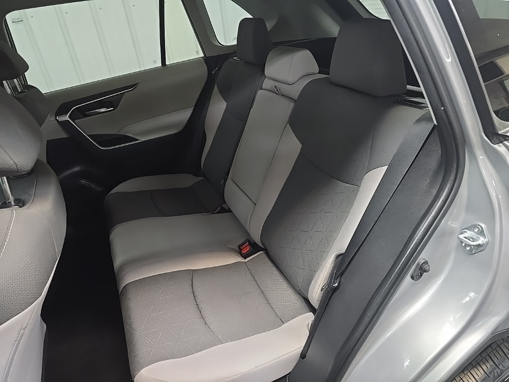 2024 Toyota RAV4 Hybrid XLE photo 29