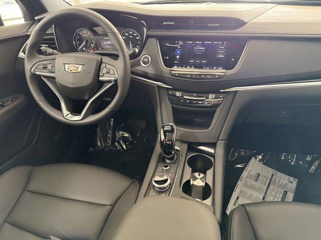2025 Cadillac XT6 Luxury photo 4