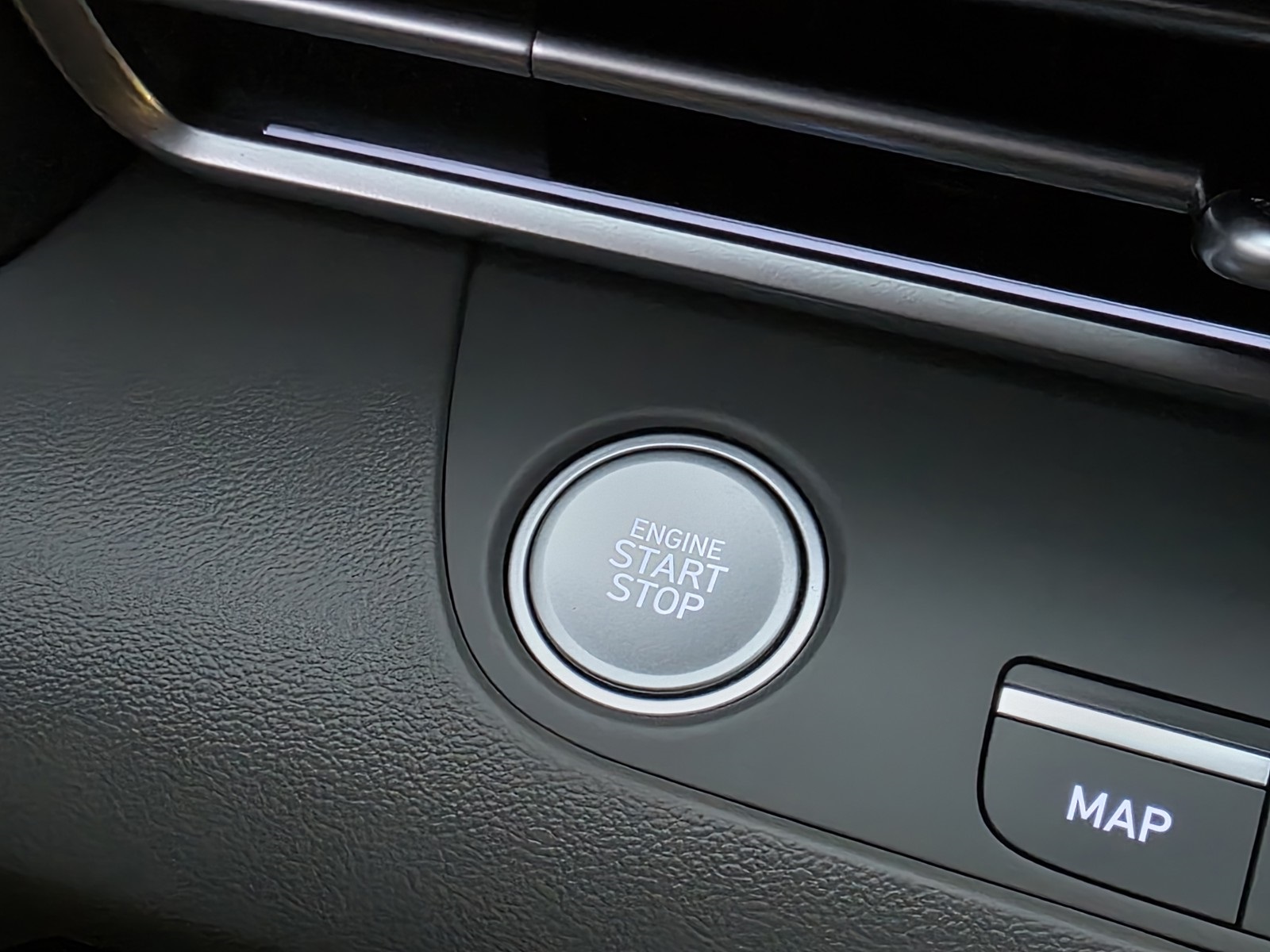 2024 Hyundai Elantra SEL photo 24